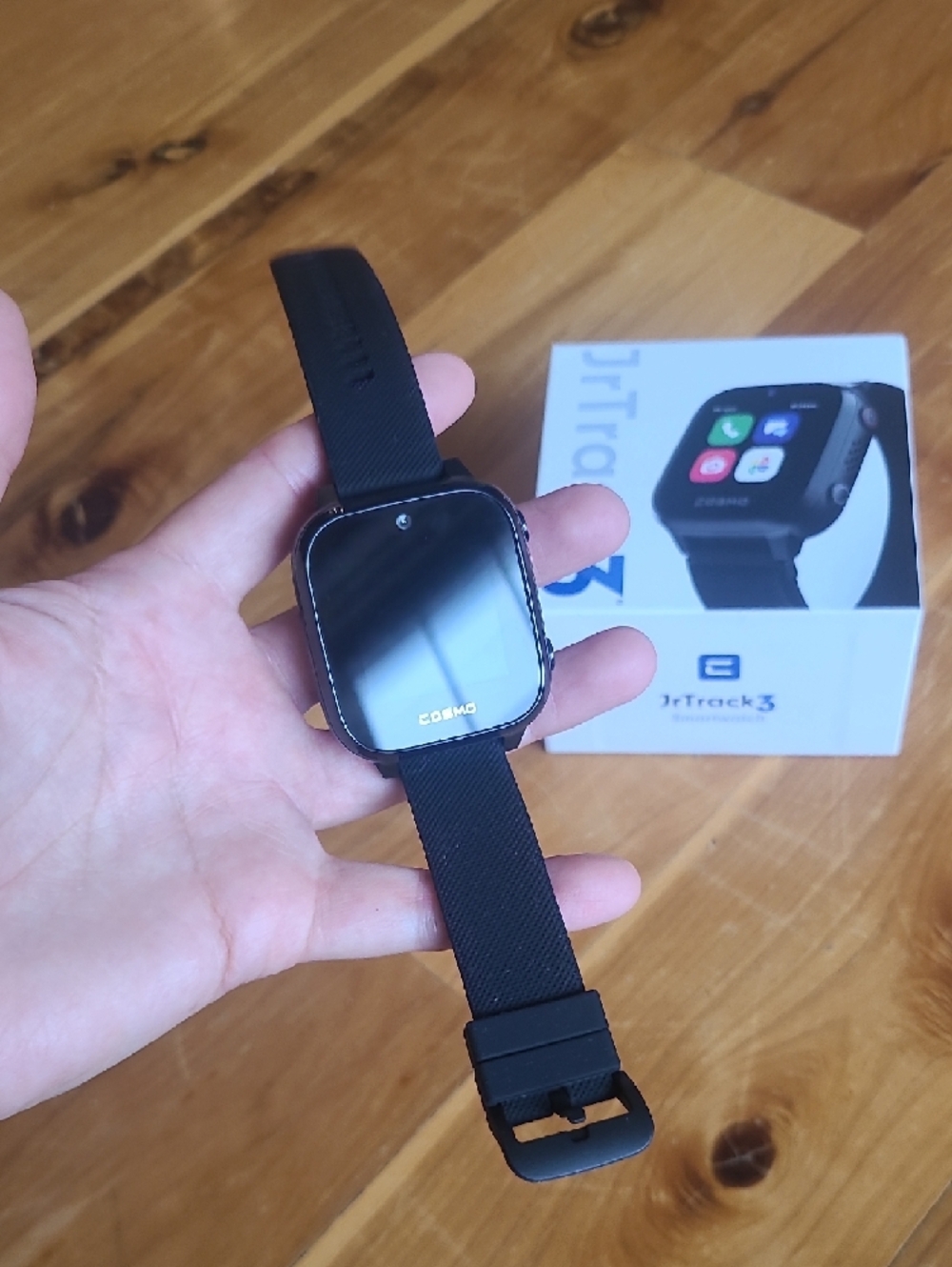Cosmo Jr Track 3 Smartwatch - Picture 2 of 4